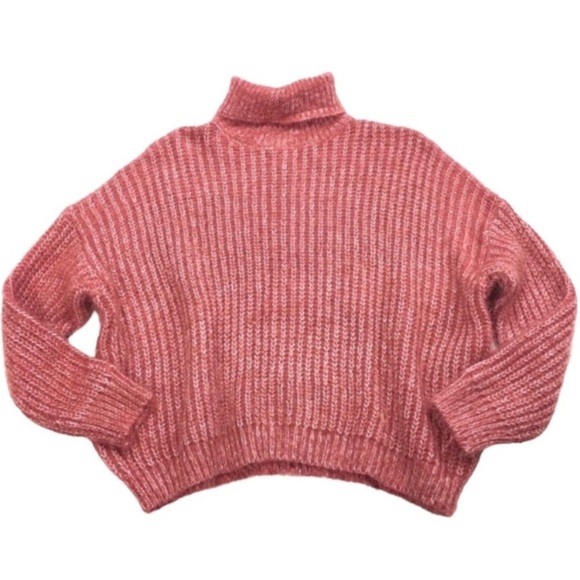 BERSHKA Turtleneck Chunky Oversized Ribbed Textured Sweater in Coral Pink - Picture 2 of 7